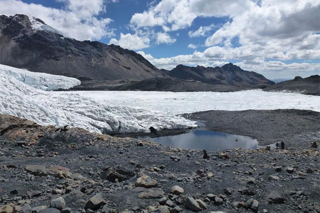 Veränderung des Pastouri-Gletschers in der weissen Kordillere Perus