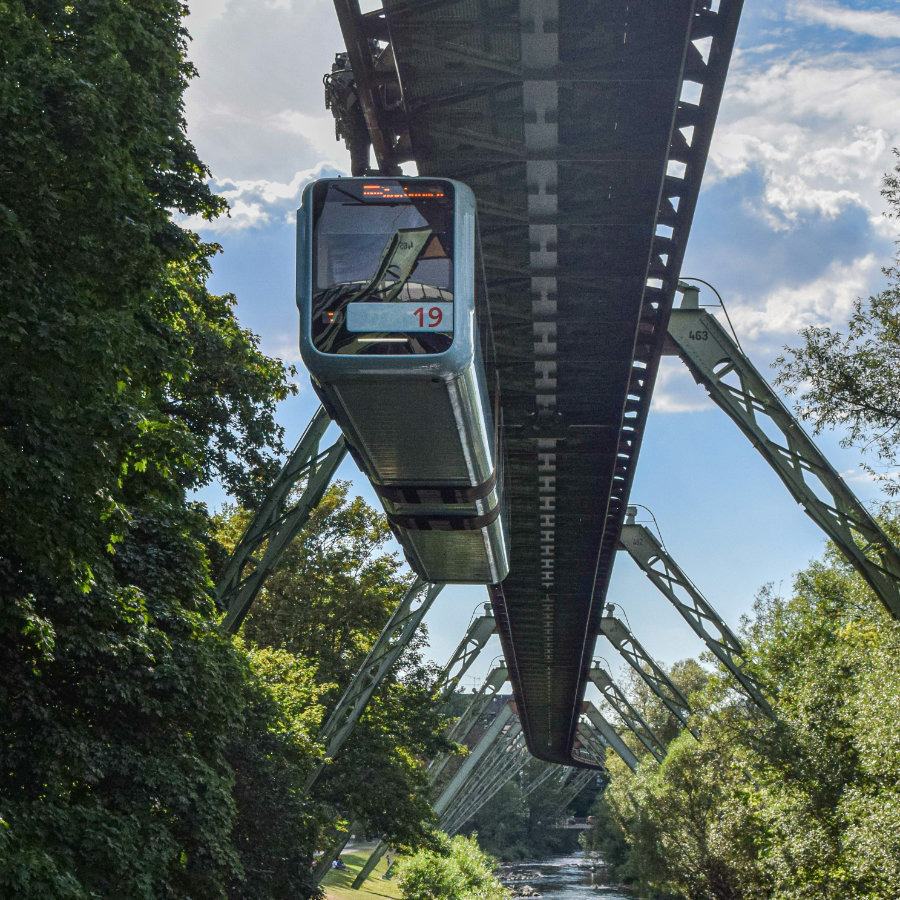 rob-hall-SCugvCWpcVY-900x900