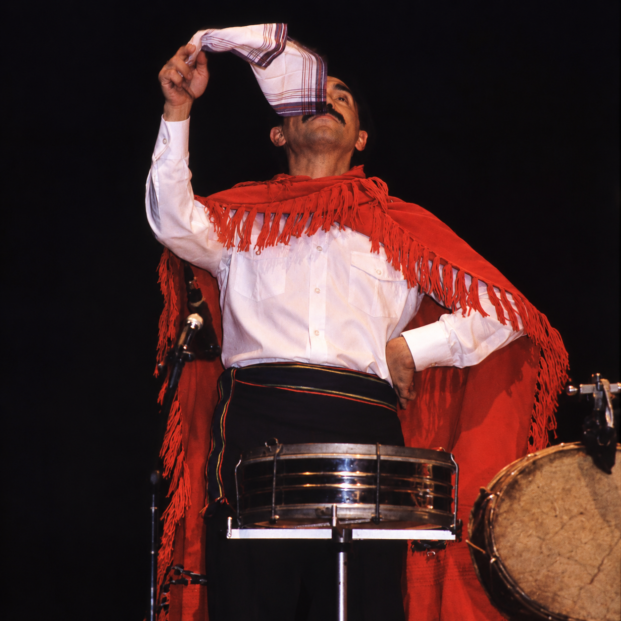lucho-con-panuelo
