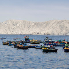 Fischerboote an der Küste Chimbotes