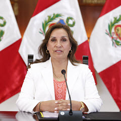 Dina Boluarte bei der Vereidigung im Kongress, Quelle: Reuters