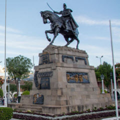 Monumento al Mariscal Sucre, Plaza de Armas Ayacucho, © Narbo Peralta Rodríguez