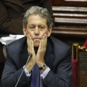 Finanzminister Alfredo Thorne steht unter Beschuss © Foto El Comercio