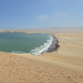 En Paracas, el desierto conversa con el mar
